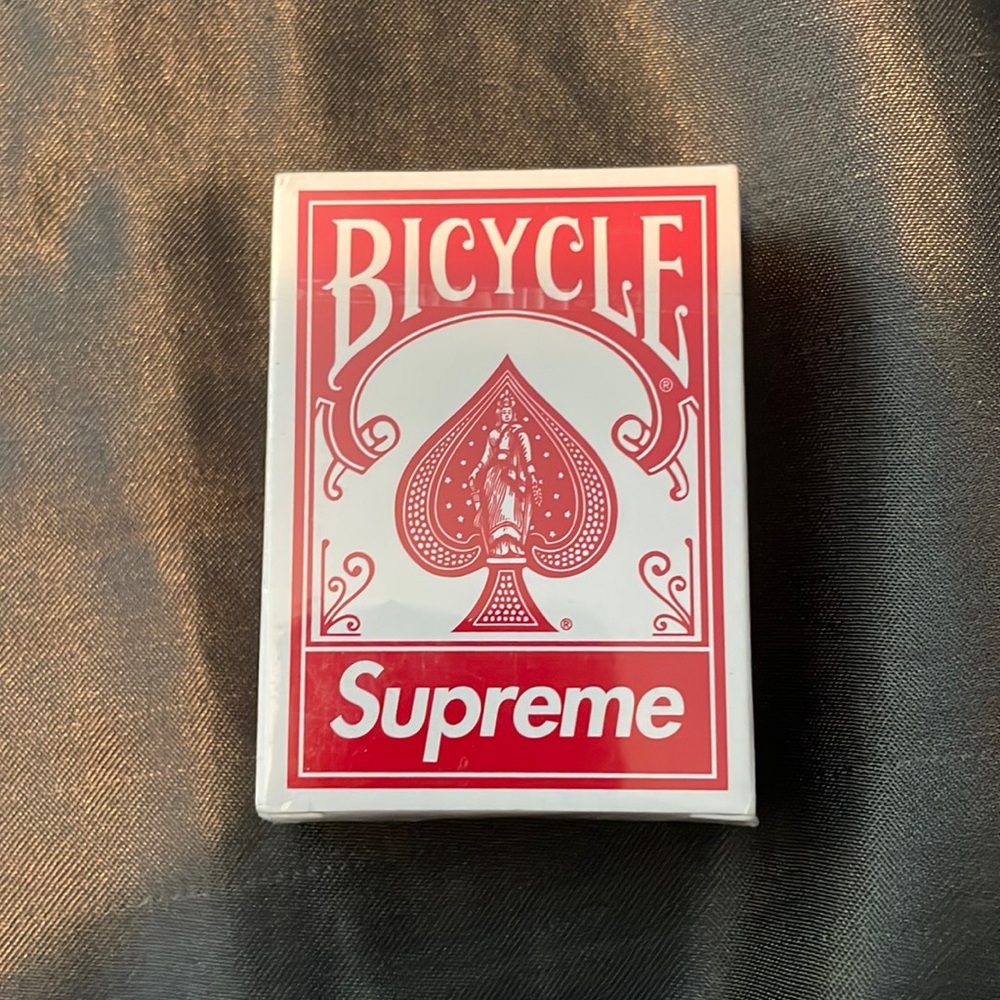 Supreme playing cards